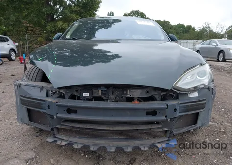 2014 Tesla Model S P85 z USA, uszkodzony, nr VIN 5YJSA1H1XEFP37336